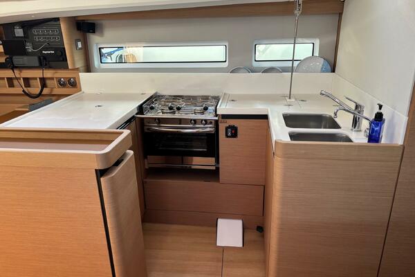 La Paloma 44ft Jeanneau Yacht For Sale