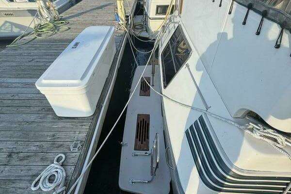 Photo of the 1988 Sea Ray 415 "7th Sun"