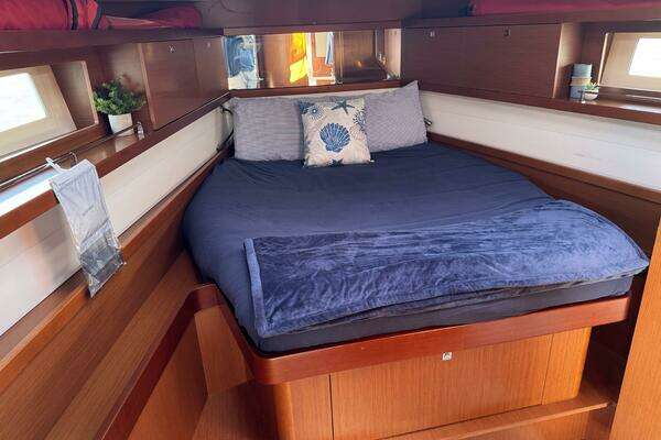 Beneteau Oceanis 45 Yacht For Sale