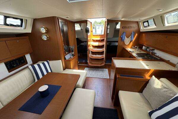 Beneteau Oceanis 45 Yacht For Sale