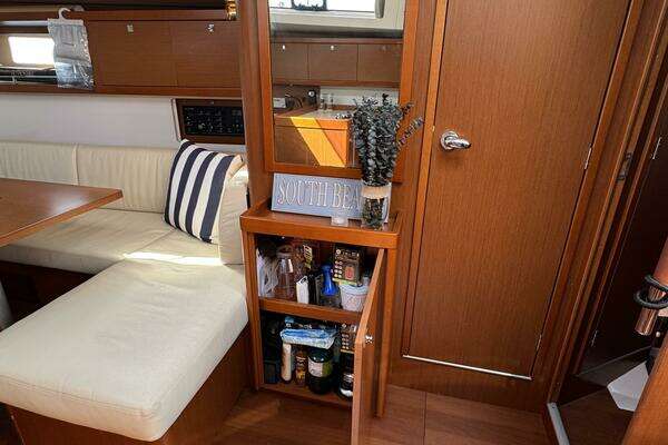 Beneteau Oceanis 45 Yacht For Sale