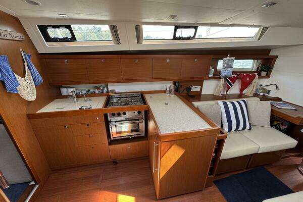 Beneteau Oceanis 45 Yacht For Sale