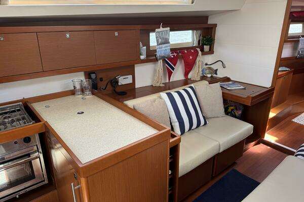 Beneteau Oceanis 45 Yacht For Sale
