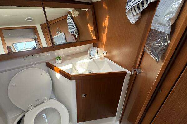 Beneteau Oceanis 45 Yacht For Sale