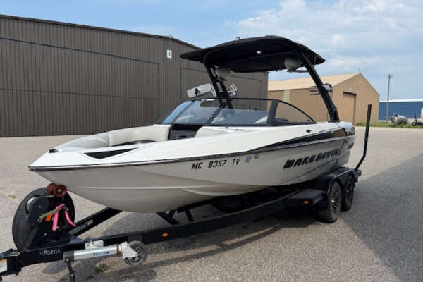 20-ft-Malibu-2015-Wakesetter 20 VTX-Charlevoix Michigan United States yacht for sale