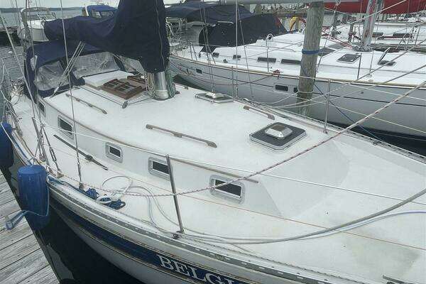 Photo of the 1989 Bayfield 36 Cutter "Belgica"