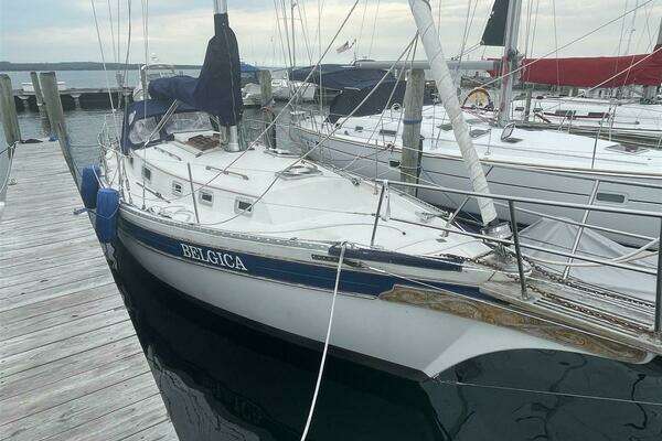 Photo of the 1989 Bayfield 36 Cutter "Belgica"