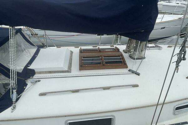 Photo of the 1989 Bayfield 36 Cutter "Belgica"