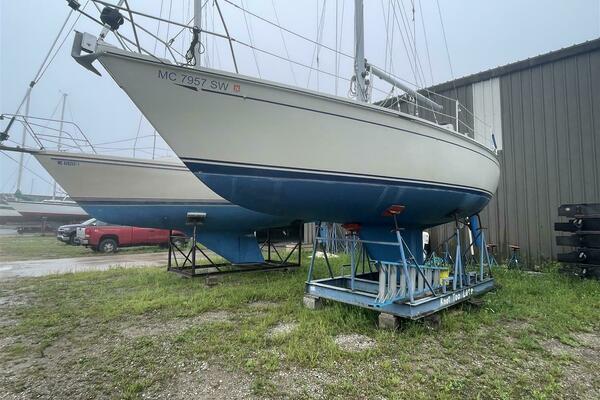 31ft CAL Yacht For Sale