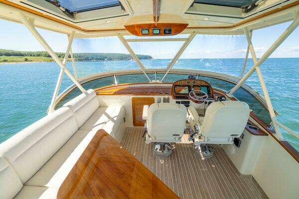 Hinckley Talaria 48 Flybridge Yacht For Sale