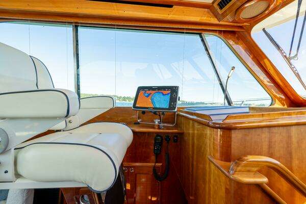 Hinckley Talaria 48 Flybridge Yacht For Sale