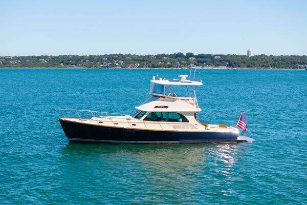 Hinckley Talaria 48 Flybridge Yacht For Sale