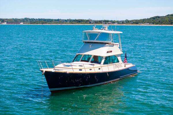 Hinckley Talaria 48 Flybridge Yacht For Sale