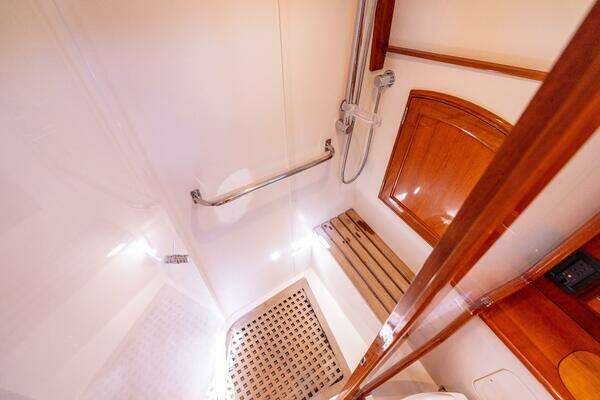 Hinckley Talaria 48 Flybridge Yacht For Sale