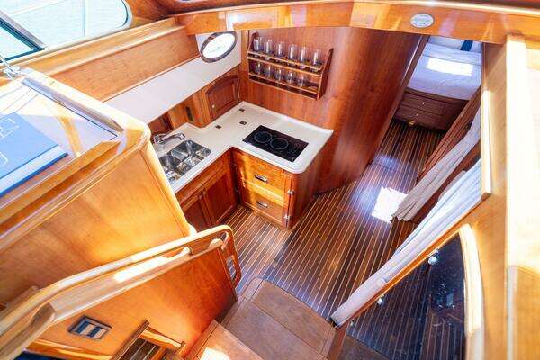 Hinckley Talaria 48 Flybridge Yacht For Sale