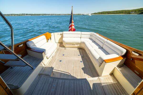 Hinckley Talaria 48 Flybridge Yacht For Sale