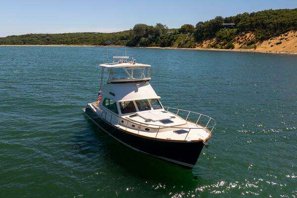Hinckley Talaria 48 Flybridge Yacht For Sale