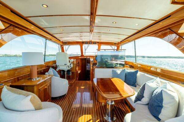 Hinckley Talaria 48 Flybridge Yacht For Sale