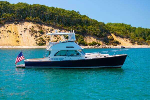 Hinckley Talaria 48 Flybridge Yacht For Sale