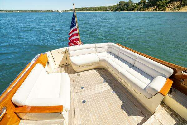 Hinckley Talaria 48 Flybridge Yacht For Sale