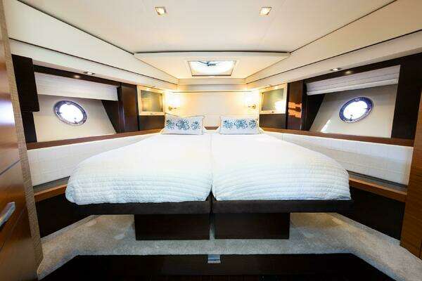 Tiara Yachts 5000 Express Yacht For Sale