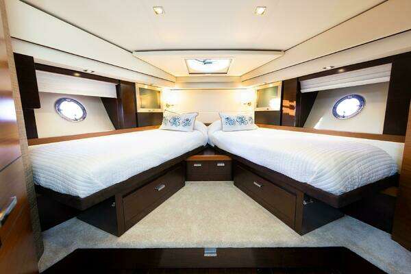 Tiara Yachts 5000 Express Yacht For Sale