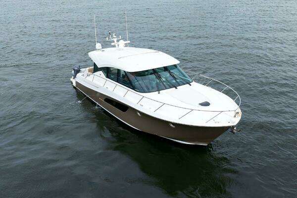 Tiara Yachts 5000 Express Yacht For Sale