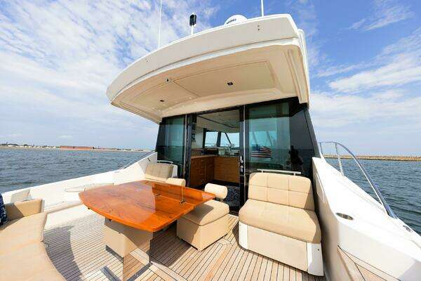 Tiara Yachts 5000 Express Yacht For Sale