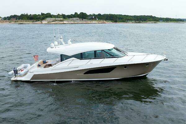 Tiara Yachts - 5000 Express
