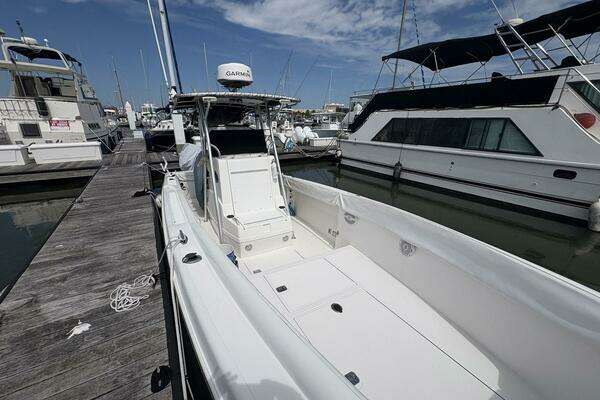 Photo of the 1998 Dakota 320 Open Fisherman "Dakota"