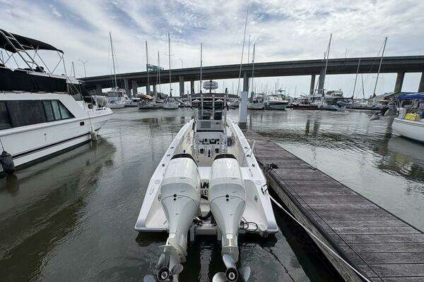 Photo of the 1998 Dakota 320 Open Fisherman "Dakota"
