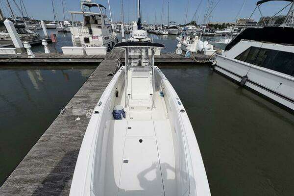 Photo of the 1998 Dakota 320 Open Fisherman "Dakota"