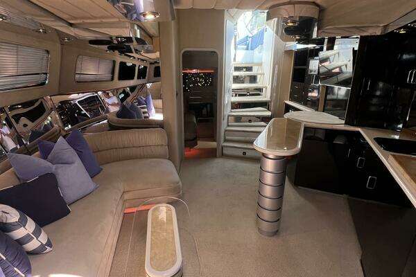 Photo of the 1990 Tempest 60 Express "FANTOM"