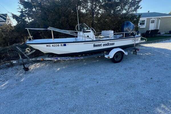 17-ft-Boston Whaler-2000-17 Montauk- Humarock Massachusetts United States  yacht for sale