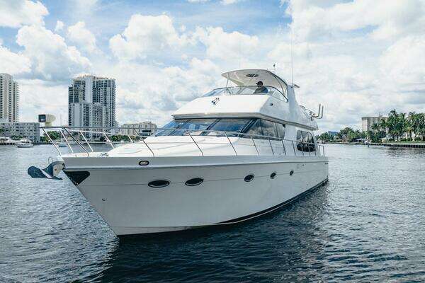 Photo of the 2005 Carver 56 Voyager "Sound Traveler"