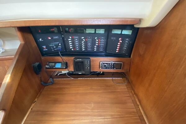 Lyoness 37ft Hunter Yacht For Sale