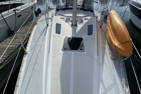 Lyoness 37ft Hunter Yacht For Sale