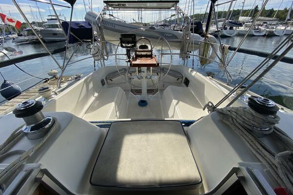 Lyoness 37ft Hunter Yacht For Sale