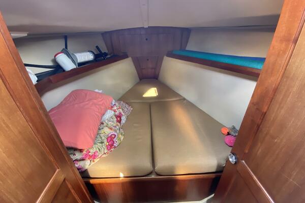 Lyoness 37ft Hunter Yacht For Sale