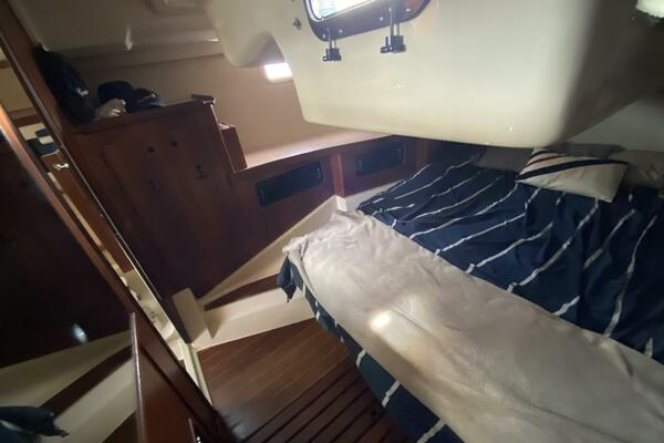 Lyoness 37ft Hunter Yacht For Sale