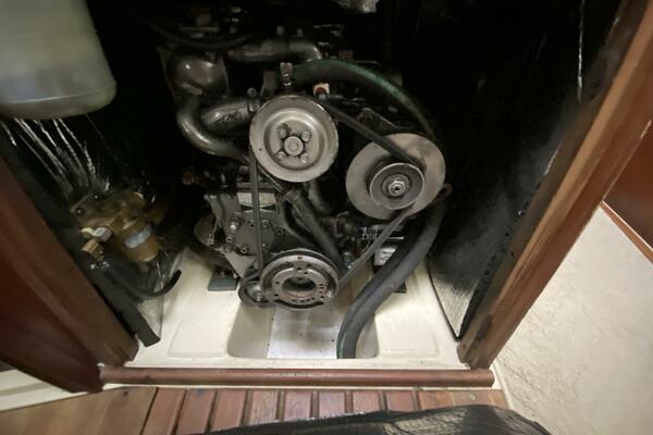 Lyoness 37ft Hunter Yacht For Sale