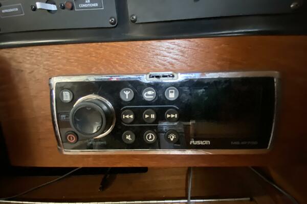 Lyoness 37ft Hunter Yacht For Sale