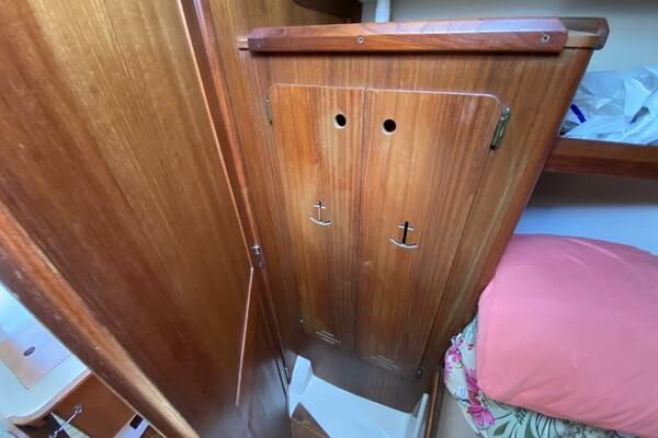 Lyoness 37ft Hunter Yacht For Sale