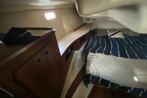 Lyoness 37ft Hunter Yacht For Sale