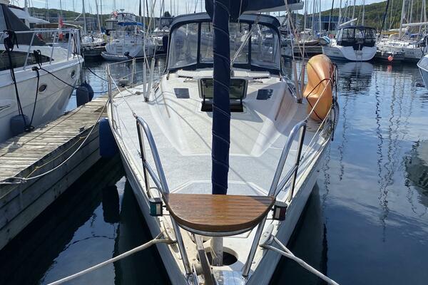 Lyoness 37ft Hunter Yacht For Sale