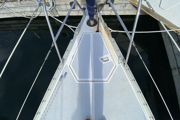 Lyoness 37ft Hunter Yacht For Sale