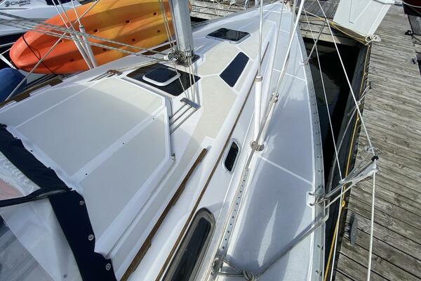 Lyoness 37ft Hunter Yacht For Sale