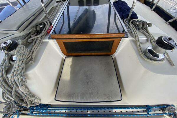 Lyoness 37ft Hunter Yacht For Sale