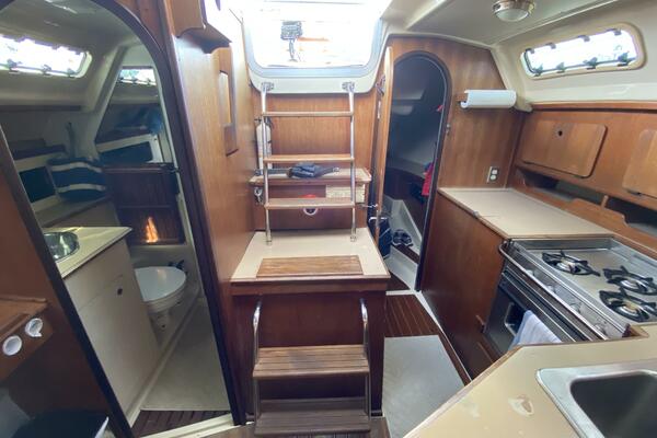 Lyoness 37ft Hunter Yacht For Sale