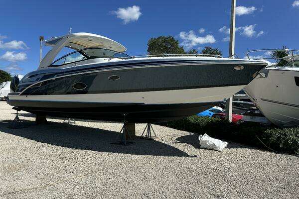 35-ft-Formula-2021-350 Crossover Bowrider OB-Fort Lauderdale Florida United States yacht for sale